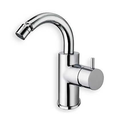 Modern Chrome Kitchen Faucet With Sleek Curved Spout And Single Handle Design 3d model