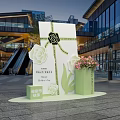 Instagrammable Photo Spot With Giant Gift Box And Rose Decorations In Mall Atrium