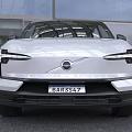 White Volvo SUV With Modern Exterior Design And LED Headlights Black Roof