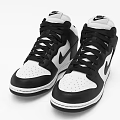 High Top Black And White Shoes With Nike Logo And Leather Upper Design