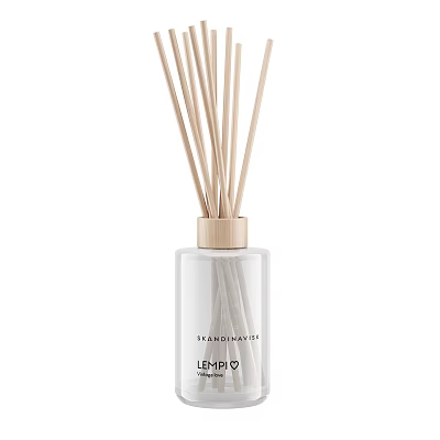 Elegant Scented Reed Diffuser With Transparent Bottle And Wooden Cap 3d model