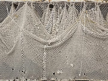 Off-white woven fishing net for outdoor protection texture (ID:ffaeh420171)