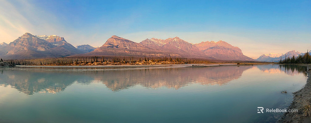 Outdoor scenery, beautiful lake scenery, blue sky, blue clear mountain scene texture